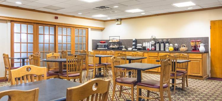 阿什塔比拉奥斯汀堡红顶酒店(Red Roof Inn Ashtabula - Austinburg)图片