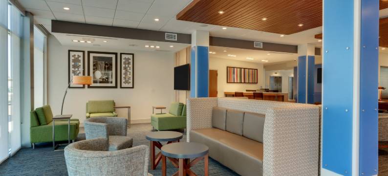 罗阿诺克市民中心智选假日套房酒店(Holiday Inn Express & Suites ROANOKE – CIVIC CENTER by IHG)图片