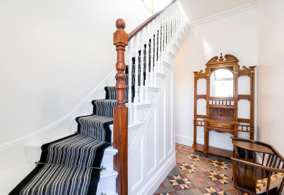 Luxurious 2 Bedroom Apartment with Estuary View Hotel Overview