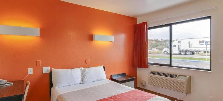 索尔文区布尔顿6号汽车旅馆(Motel 6 Buellton, CA - Solvang Area)图片