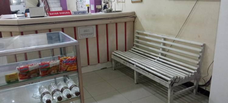 罗达马斯酒店(Hotel O Losmen Tjabe Merah Near Alfamart Bintaro)图片