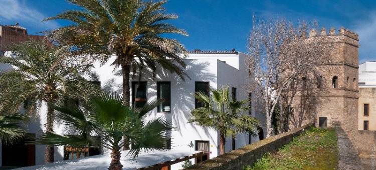 拉普拉塔托雷旅游公寓酒店(Azz Sevilla Torre de la Plata Apartamentos)图片