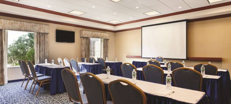 米斯提欢朋套房酒店(Hampton Inn & Suites Mystic)图片