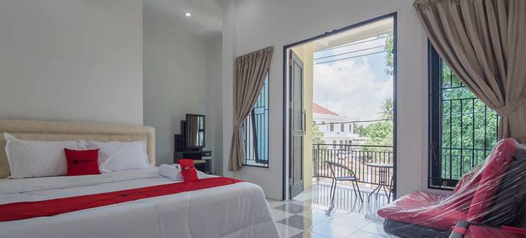 瑞德多兹酒店 - 近占碑苏丹塔哈机场(RedDoorz Syariah Near Sultan Thaha Airport Jambi)图片