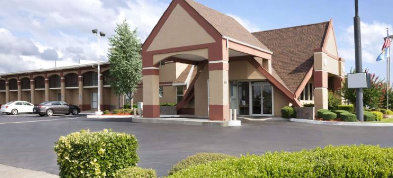 俄克拉何马市温德姆豪生酒店(Howard Johnson by Wyndham Oklahoma City Airport/ Fairgrounds)图片