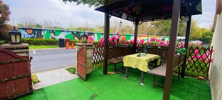 15号酒吧管家民宿(天西公路分店)图片