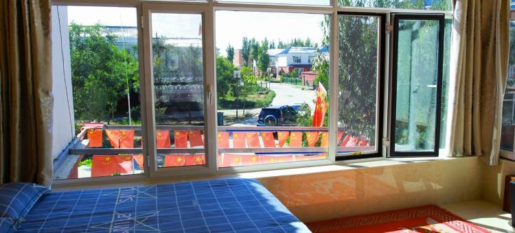 库布齐沙漠精品民宿(政府路分店)图片