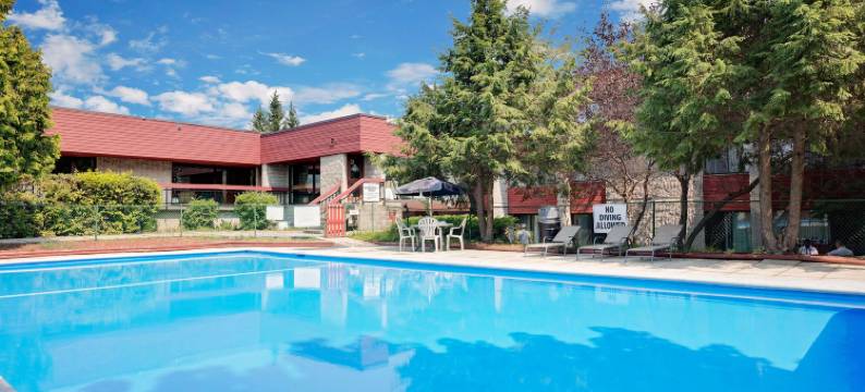 松林公园诺斯贝温德姆华美达度假酒店(Ramada by Wyndham Pinewood Park Resort North Bay)图片