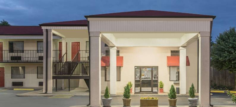 布莱恩特小石城地区速8酒店(Super 8 by Wyndham Bryant Little Rock Area)图片