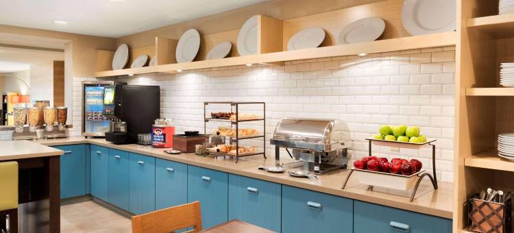 爱荷华锡达拉皮兹机场丽怡酒店(Country Inn & Suites by Radisson, Cedar Rapids Airport, IA)图片