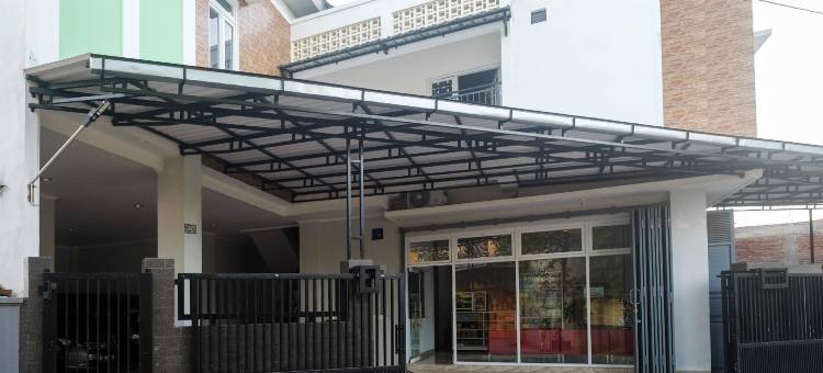 RedDoorz Syariah Near Transmart Pabelan Solo图片