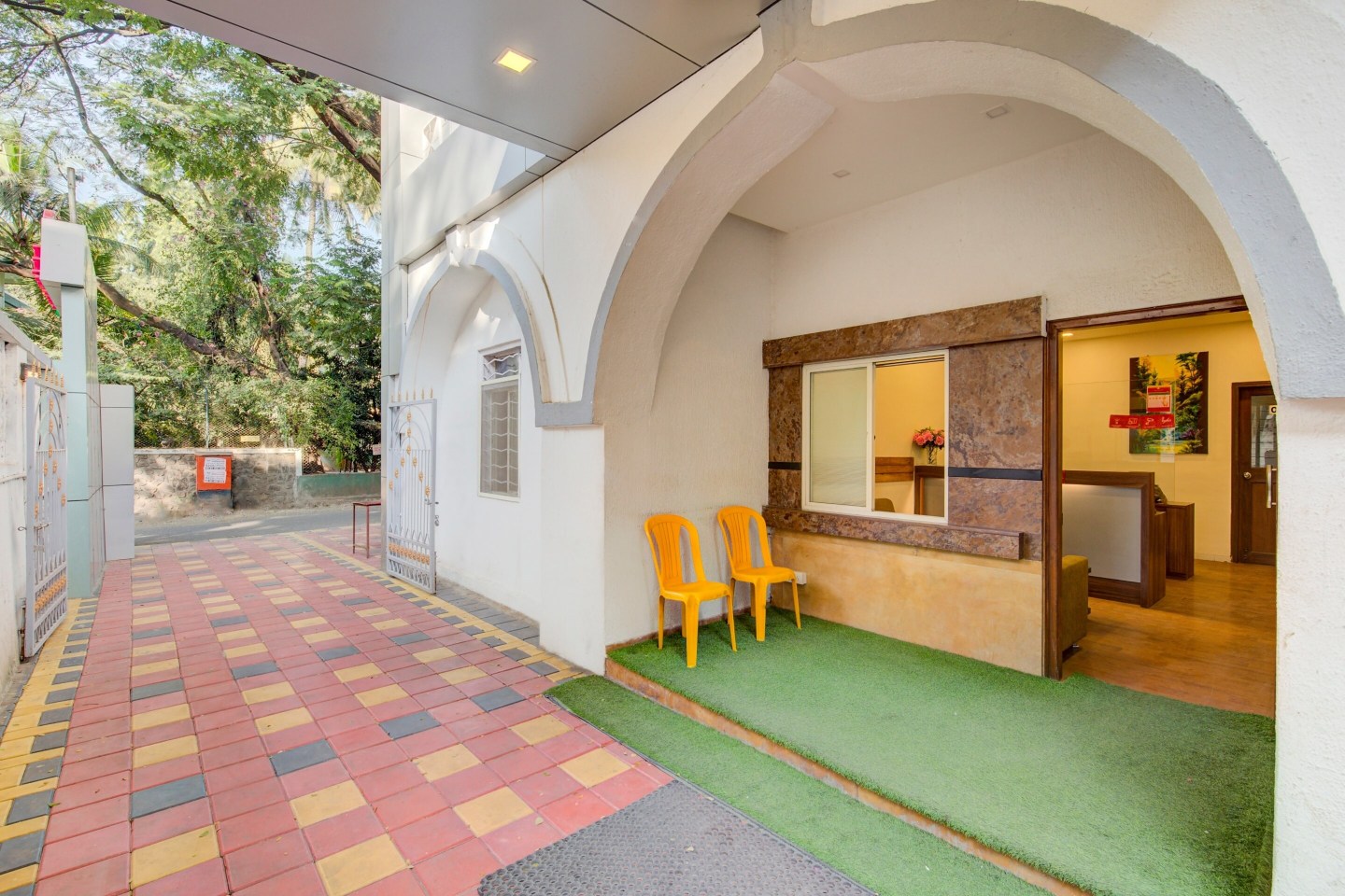 Collection O Sunshine Near InoxOver view