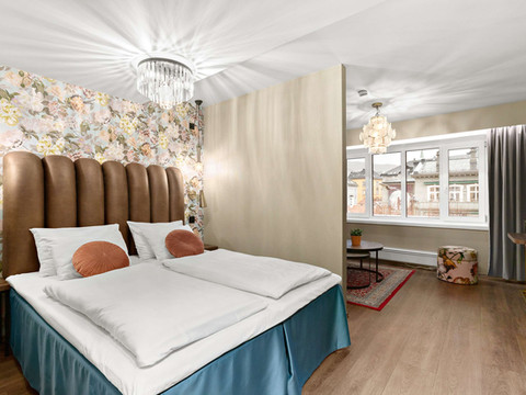 Ole Bull, Best Western Signature Collection