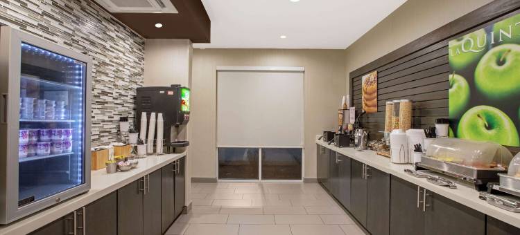 费耶特维尔拉昆塔温德姆套房酒店(La Quinta Inn & Suites by Wyndham Fayetteville)图片