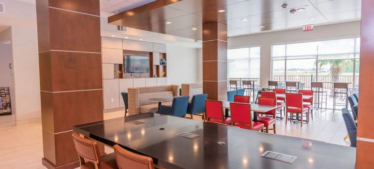 智选假日套房酒店-休斯顿/机场8号环路(Holiday Inn Express & Suites Houston IAH - Beltway 8)图片