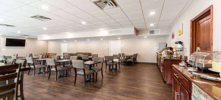 万达利亚凯艺套房酒店 - 近 I-70 及高速公路 51 号(Quality Inn & Suites Vandalia Near I-70 and Hwy 51)图片