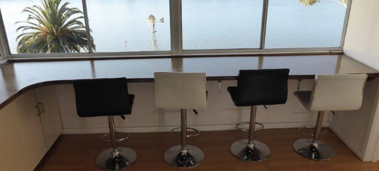 Absolute Murray River frontage four bedroom, two bathroom, airconditioned house.图片