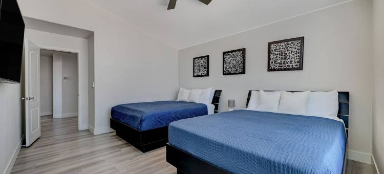 Cozy 5-Bedroom Oasis Near the Strip: Arcades, Pool, and BBQ Haven!图片
