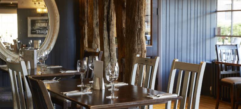 特拉福德酒店 - 格林国王旅馆(De Trafford Arms by Chef & Brewer Collection)图片