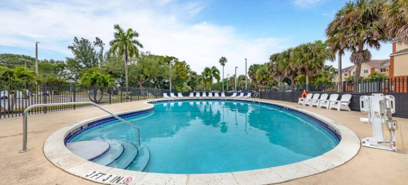 迈阿密机场舒眠酒店(Sleep Inn Miami Airport)图片