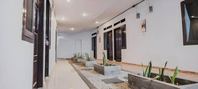 红多兹酒店-近朋库卢索波拉普托路(RedDoorz Near Jalan Soeprapto Bengkulu)图片