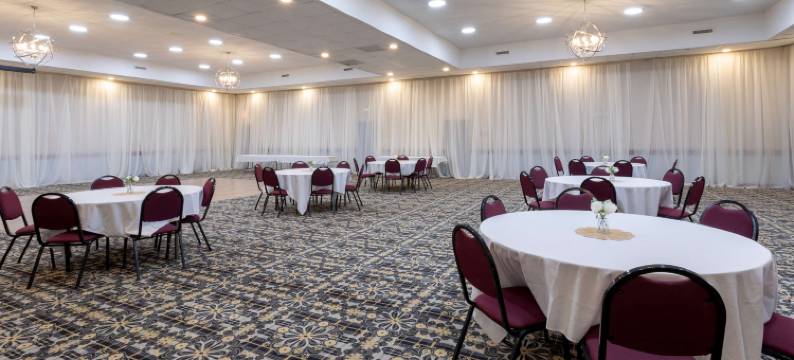 格兰德斯泰酒店及套房黑斯廷斯(GrandStay Hotel & Suites Hastings)图片