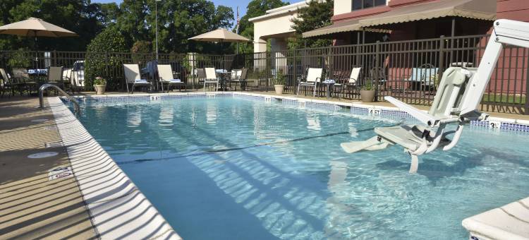 亚历山德里亚希尔顿欢朋旅馆及套房酒店(Hampton Inn & Suites Alexandria)图片