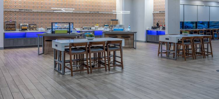 彭萨科拉机场医疗中心希尔顿特鲁酒店(Tru by Hilton Pensacola Airport Medical Center)图片