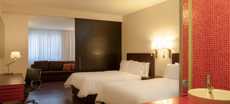 弗艾斯塔圣路易斯波托西格奥日艾塔华雷斯酒店(Fiesta Inn San Luis Potosi Glorieta Juarez)图片