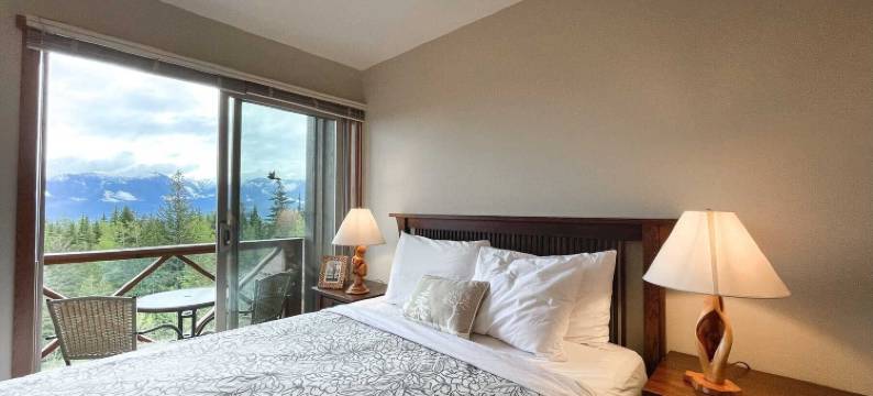 维语松树间酒店(Whispering Pines)图片