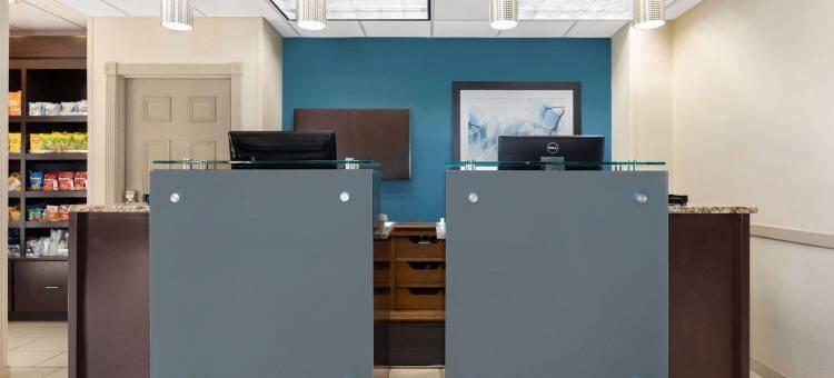 北那不勒斯博尼塔斯普林斯拉昆塔温德姆套房酒店(La Quinta Inn & Suites by Wyndham Bonita Springs Naples N.)图片