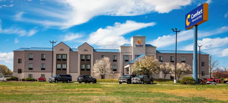 舒适酒店及套房哈钦森(Comfort Inn & Suites)图片