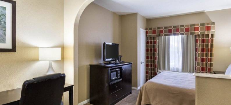 休斯顿西北赛菲尔凯艺套房酒店(Quality Suites Houston NW Cy-Fair)图片