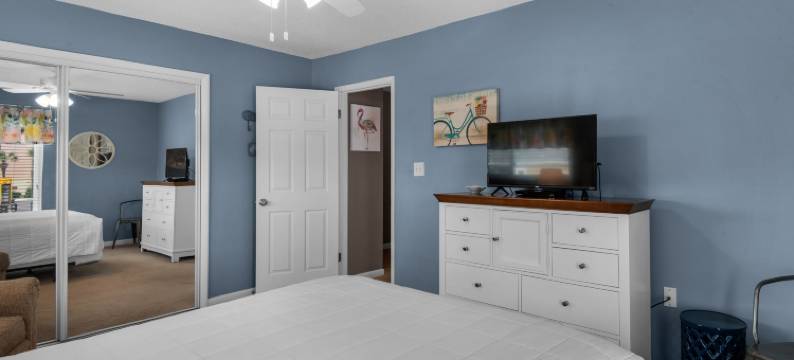 Tranquil Oasis with Lagoon Pool and Gorgeous Interiors - Serene Escape图片