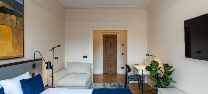 广场上(On the Square)图片