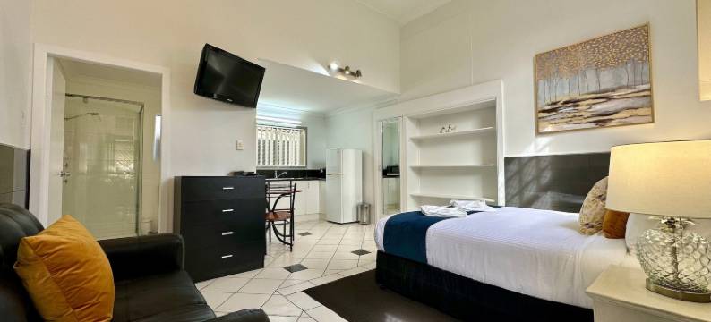 公园上的查尔斯沃思(Charlesworth on the Park)图片