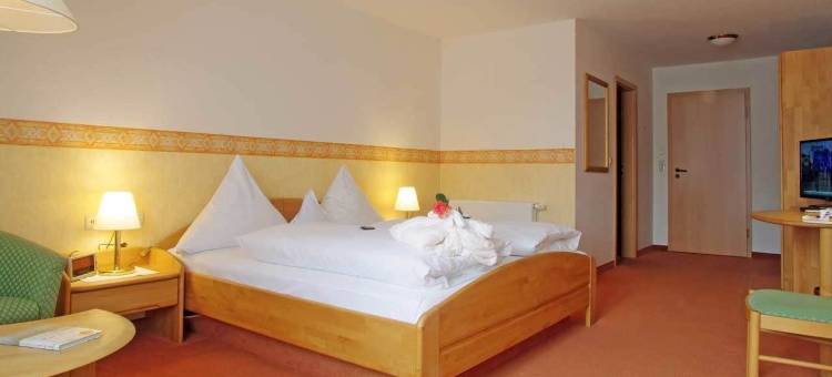 劳勃里博德斯格大地勇气酒店(Land-Gut-Hotel Räuber Lippoldskrug)图片