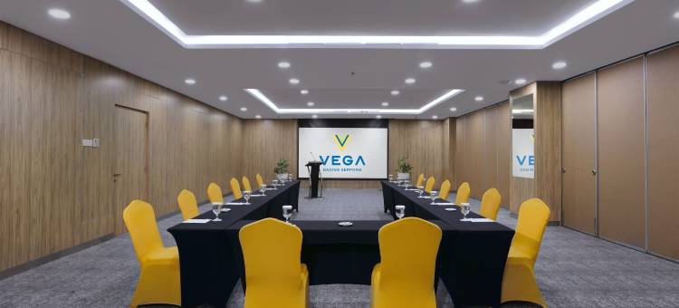加丁塞尔蓬维佳酒店(Vega Hotel Gading Serpong)图片