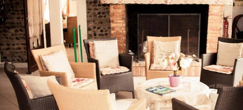 奥福德布瓦酒店(Au Feu de Bois)图片