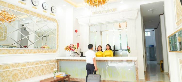 海凡豪华酒店(Hai Van Luxury Hotel)图片