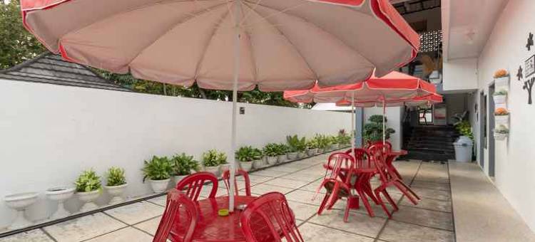 红多兹酒店-近楠榜白沙瓦兰图古科克拉特(RedDoorz Near Tugu Coklat Pesawaran Lampung)图片