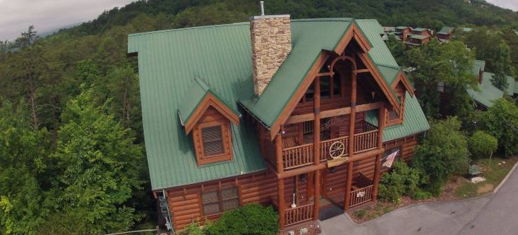 Ern854 - Wagon Wheel Lodge - Great Location! Close to All the Action! 9 Bedroom Cabin by RedAwning图片