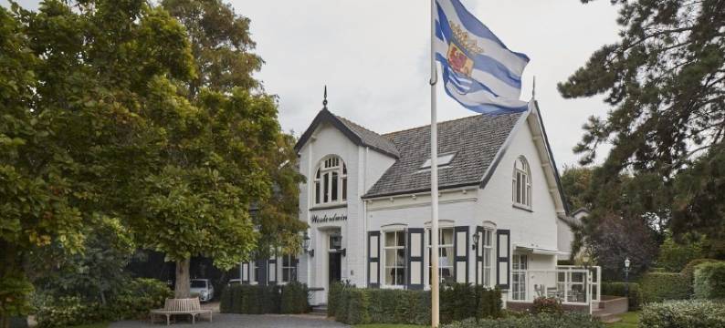 莱奈斯巴德酒店(Romantik Badhotel Renesse)图片