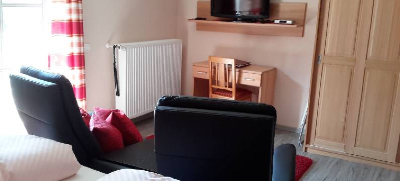 兰德加斯托赫尔施泰恩酒店(Landgasthof Hotel Zum Hirschenstein, Pension Garni)图片