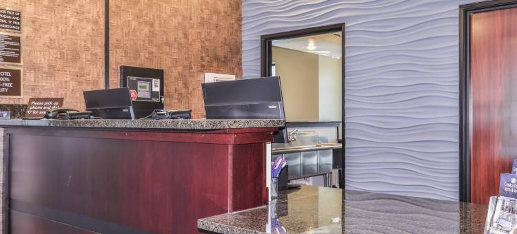 鹅卵石酒店和套房 - 莱因兰德(Cobblestone Hotel & Suites - Rhinelander)图片