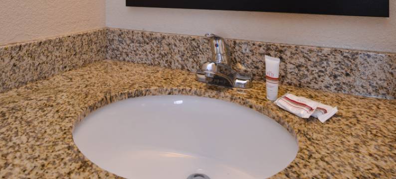 尚佩恩大学红顶酒店(Red Roof Inn Champaign - University)图片