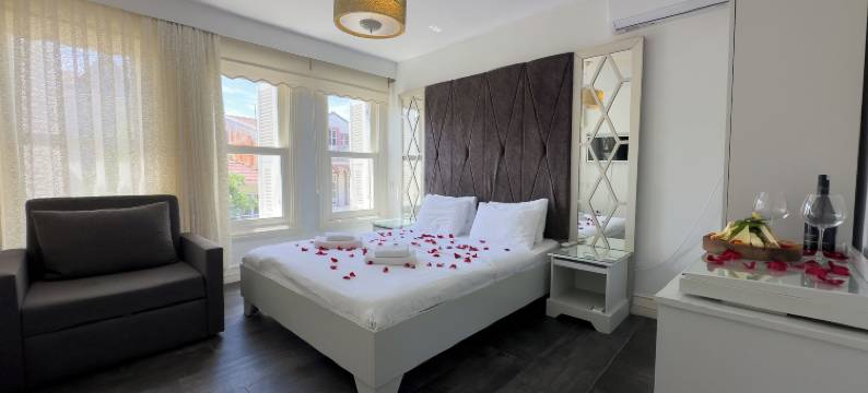 布尤卡塔尔海港酒店(Büyükada Port Hotel)图片