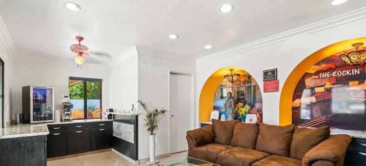 约书亚树国家公园美洲最佳价值套房酒店(Americas Best Value Inn and Suites Yucca Valley)图片