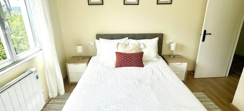 Sunny Home Near the Sea图片