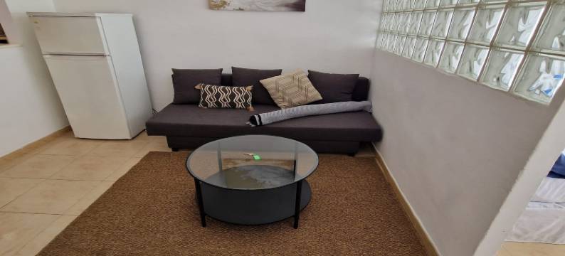 Relax by Bajondillo Beach图片